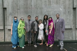 Aufstellen fürs Gruppenfoto: die Sängerinnen und Sänger von "Die arabische Nacht" (Foto: Thomas Dashuber)