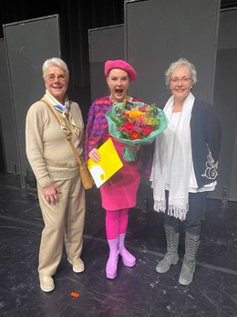 v.l.: Ursula E. Mulch, Anna Angelini und Prof. Marianne Larsen bei der Preisübergabe 2023